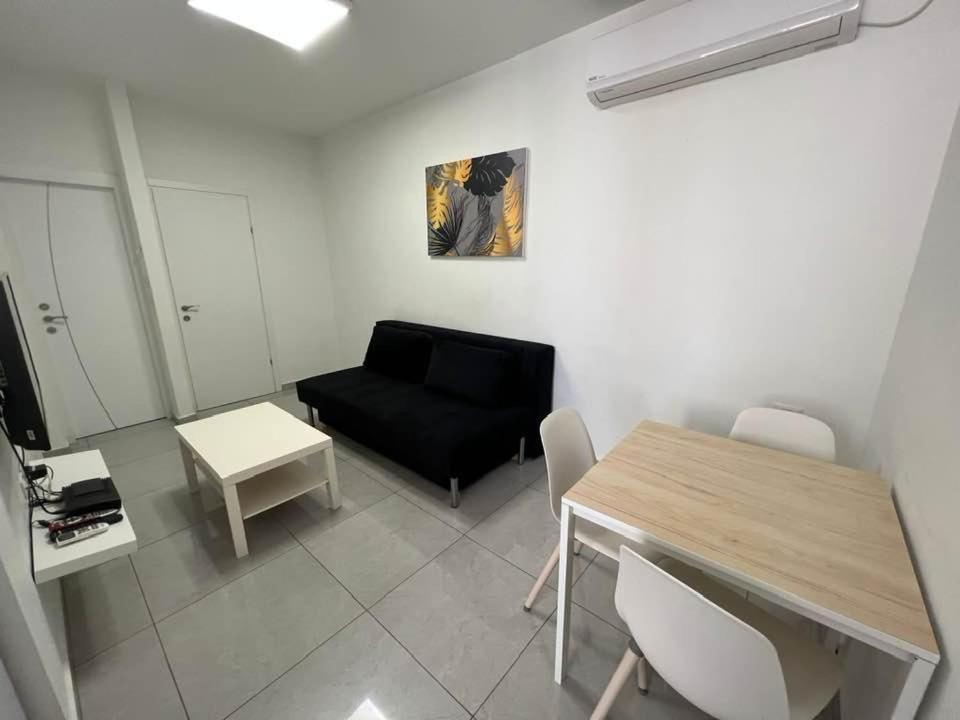 בת ים Apartments4You Maya מראה חיצוני תמונה