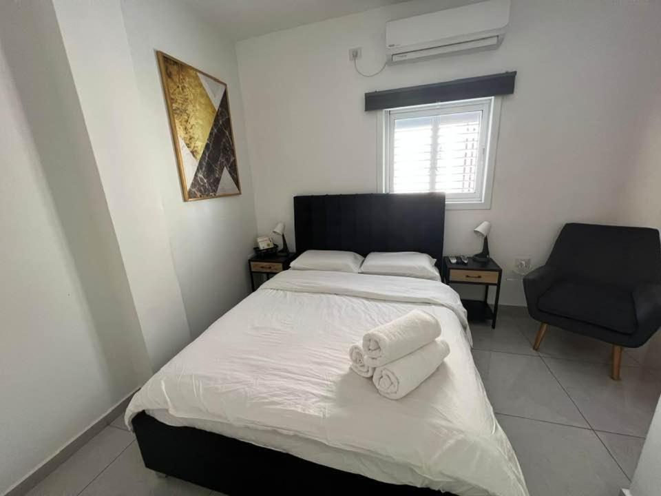 בת ים Apartments4You Maya מראה חיצוני תמונה