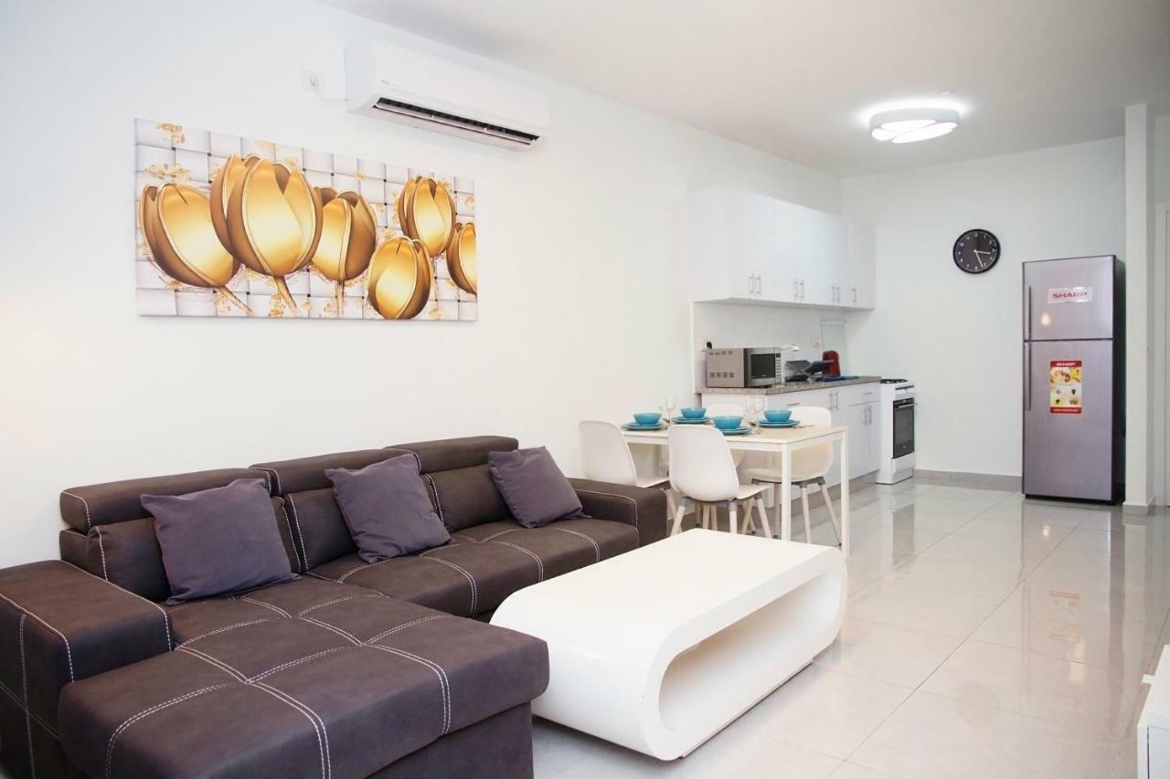 בת ים Apartments4You Maya מראה חיצוני תמונה